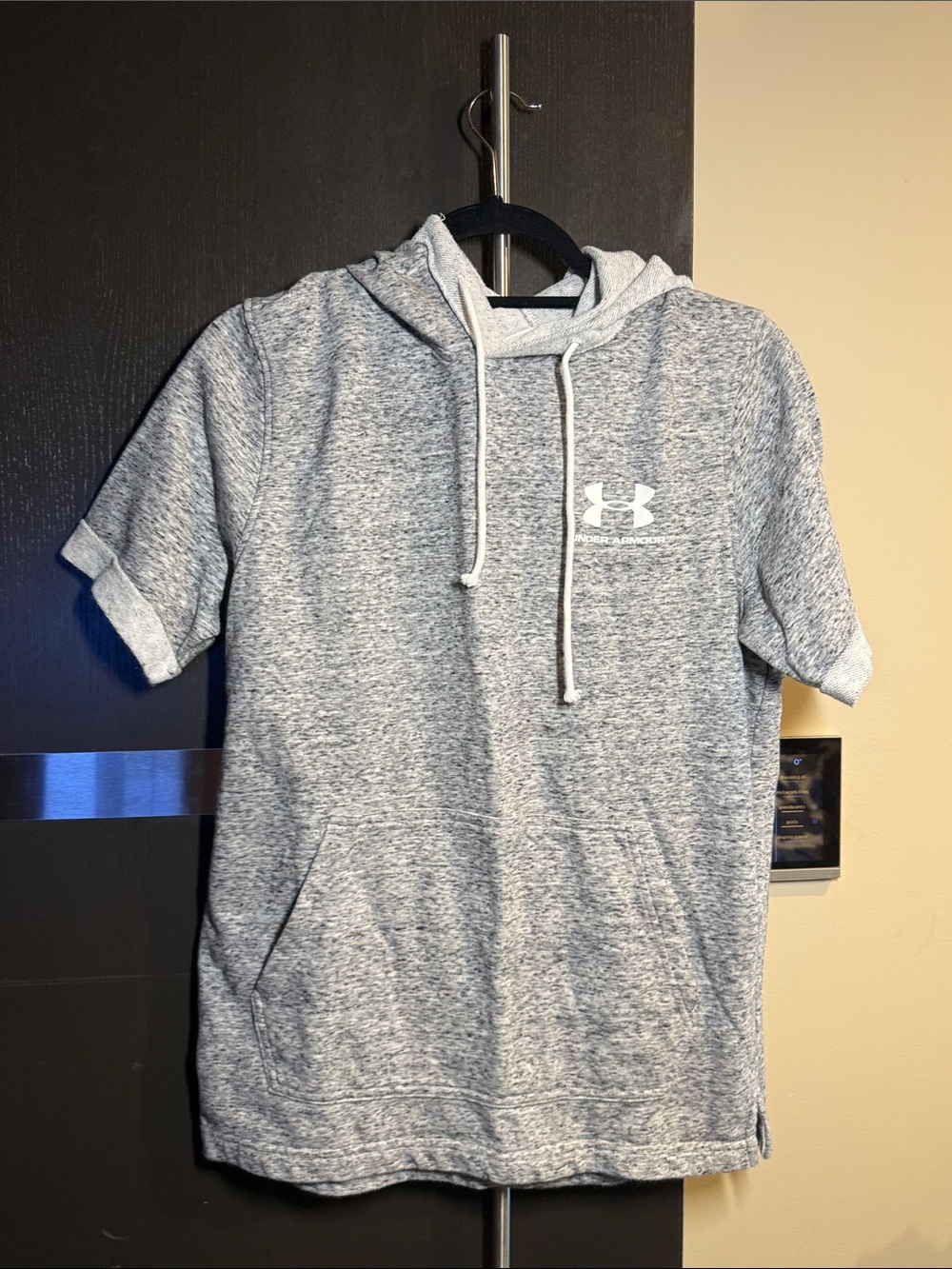 Under Armour Men's Gray Short-Sleeve Pullover Hoodie